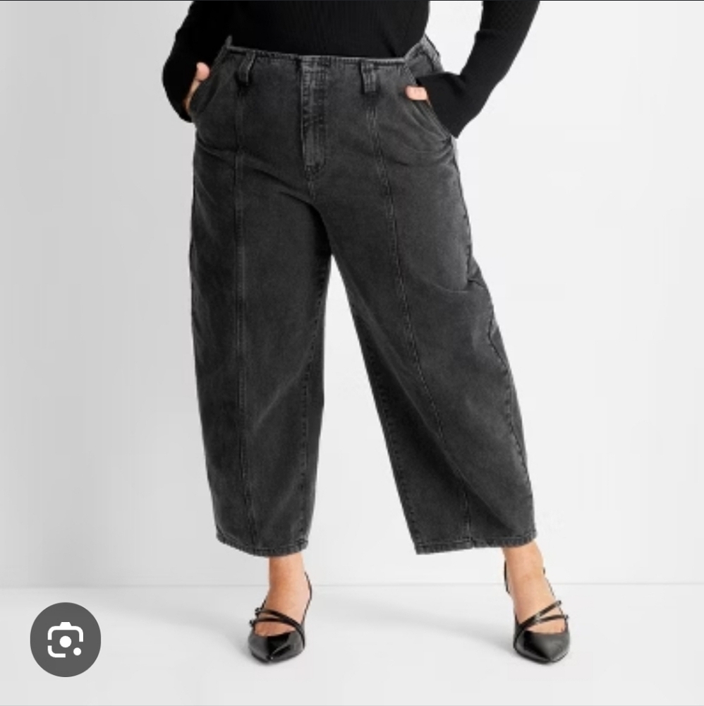 Women's Black Cropped Jeans